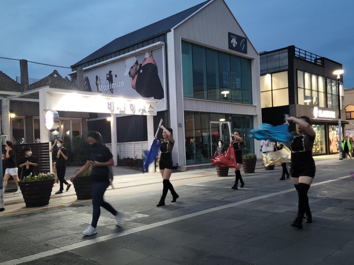 Отель Jeju Vision House Экстерьер фото