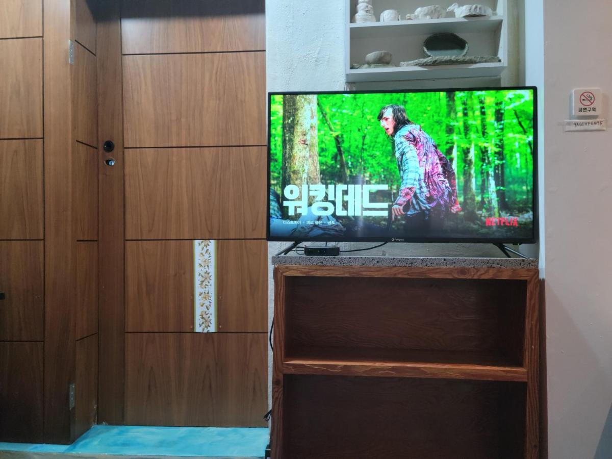 Отель Jeju Vision House Экстерьер фото