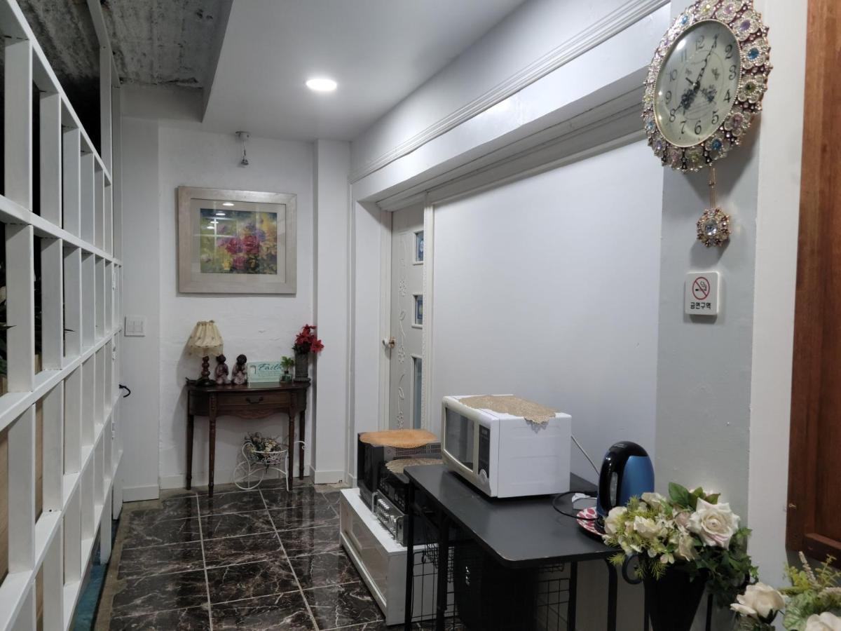 Отель Jeju Vision House Экстерьер фото