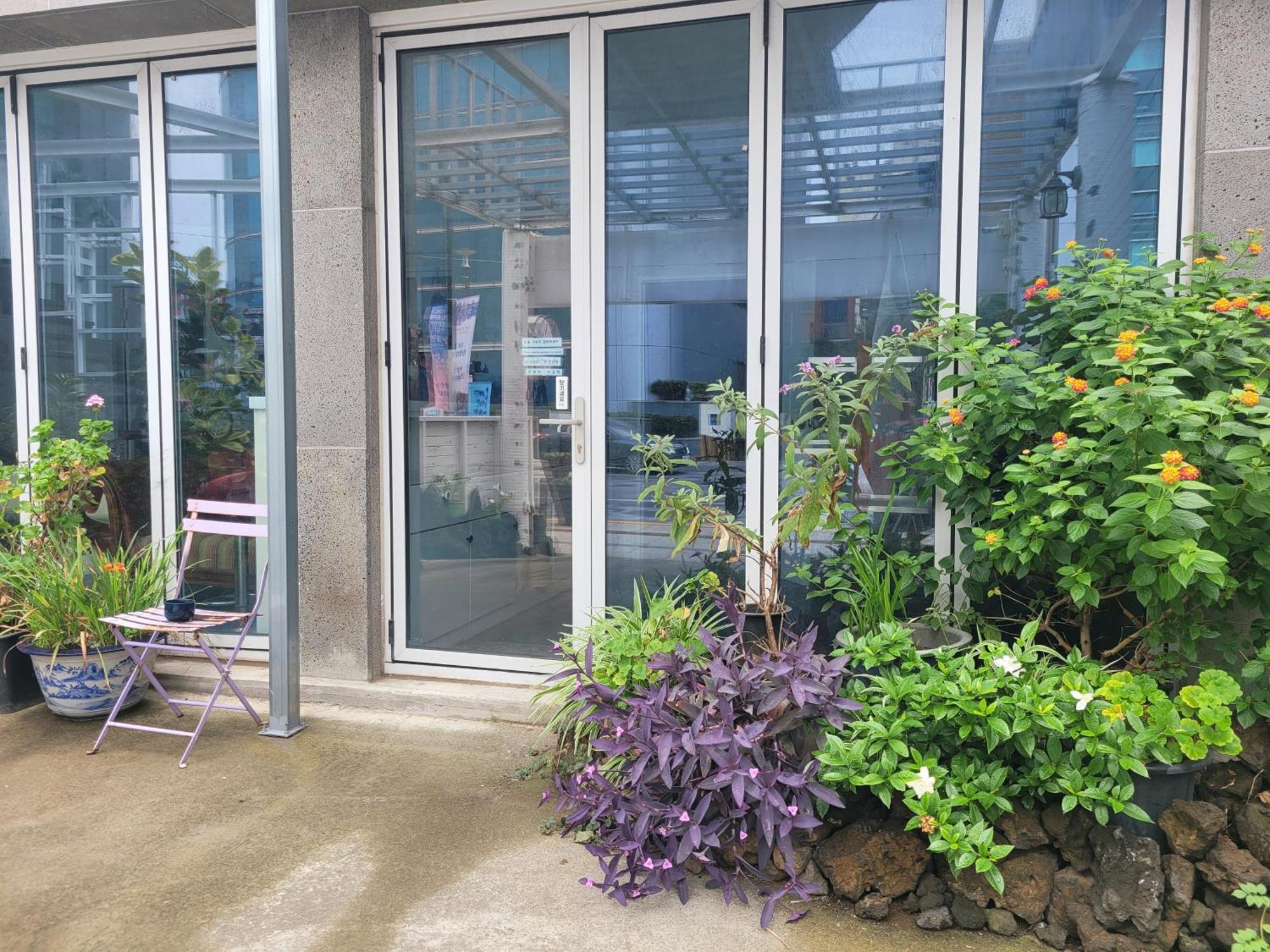 Отель Jeju Vision House Экстерьер фото