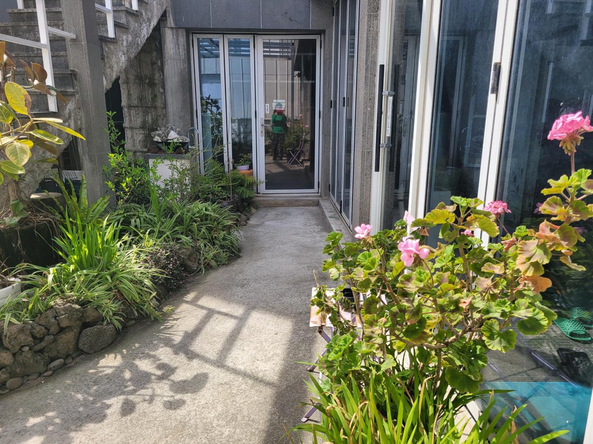 Отель Jeju Vision House Экстерьер фото