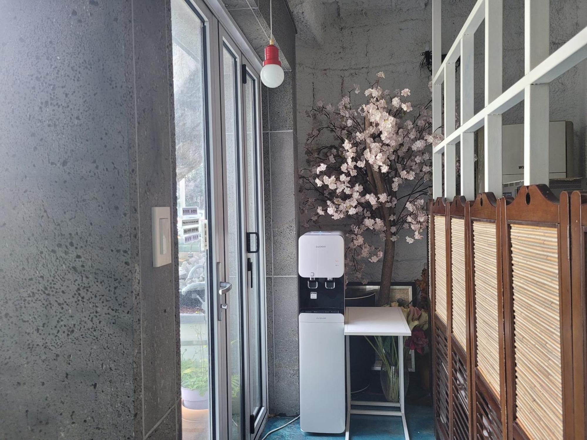 Отель Jeju Vision House Экстерьер фото